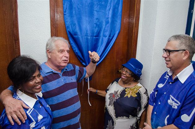 Ala dos compositores da Portela inaugura sala na quadra