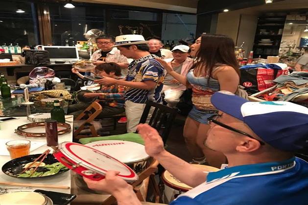 Consulado da Portela no Japão faz roda de samba em homenagem à Paulo da Portela