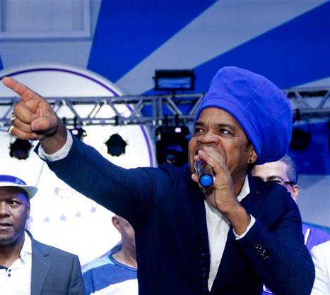 Carlinhos Brown será o Rei da Percussão da Portela