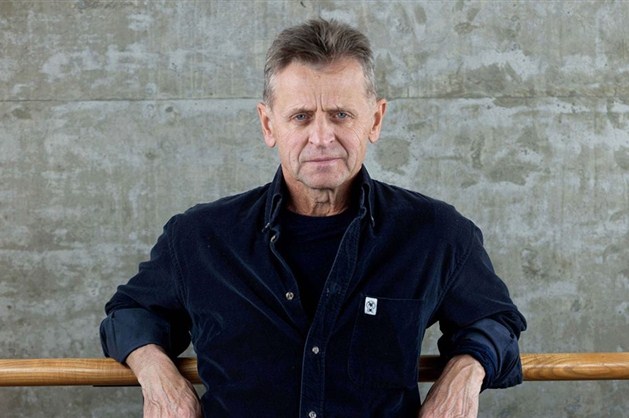 Mikhail Baryshnikov visita a quadra da Portela