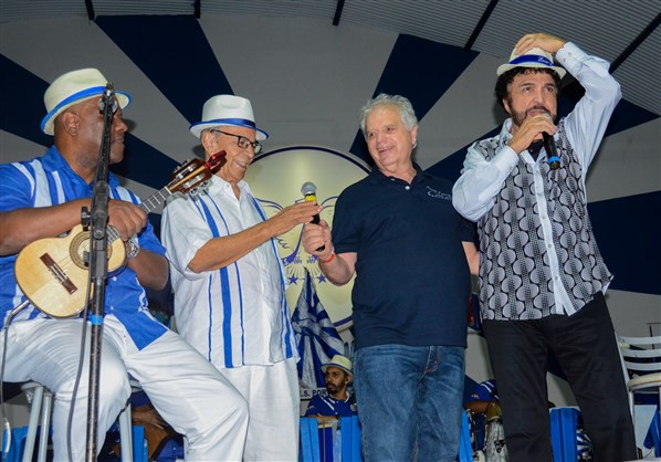 Luiz Ayrão, Toninho Geraes e Aluísio Machado emocionam público na Feijoada da Família Portelense