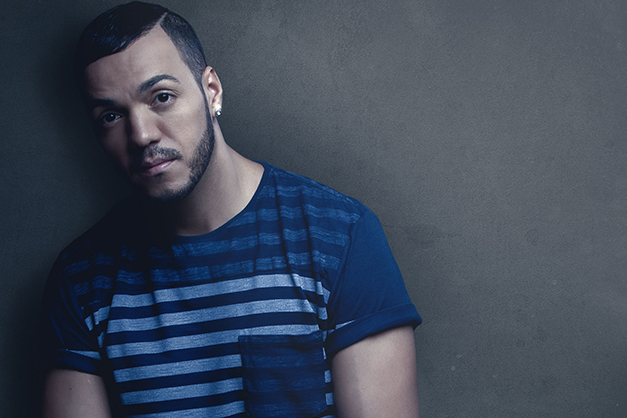 Dia 13/11 - Belo faz show na quadra da Portela